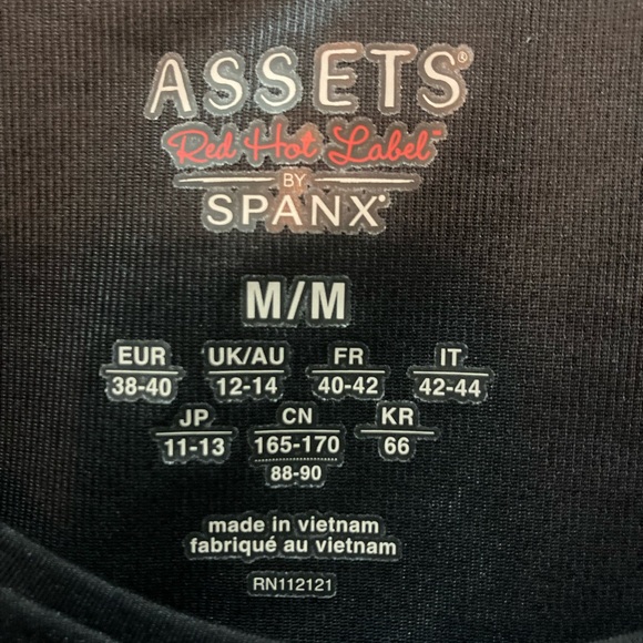 SPANX Silky Shaper Tank - Picture 2 of 4